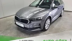 Graphitegrau metallic (metallic) Gebraucht 2024 Skoda Octavia Selection Kombi | 28.990 € (Guter Preis)