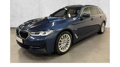 Gebraucht BMW 530e Sport Line 184 PS (135 kW) 2022 Blau Kombi