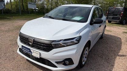 Używany Dacia Sandero Essentiel 91 KM (66 kW) 2021 Biały Hatchback