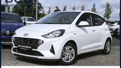 Gebraucht Hyundai i10 Select 67 PS (49 kW) 2023 Weiß Kleinwagen