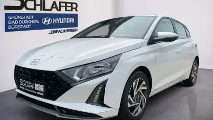 Gebraucht Hyundai i20 Trend 101 PS (74 kW) 2025 Weiß Kleinwagen