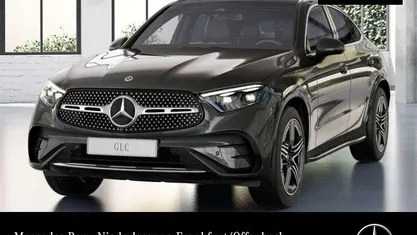 Grau Gebraucht 2025 Mercedes GLC220 AMG Limousine | 62.600 € (Fairer Preis)