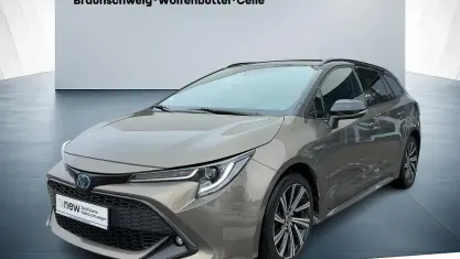 Używany Toyota Corolla Comfort 184 KM (135 kW) 2022 Brązowy Sedan/Limuzyna
