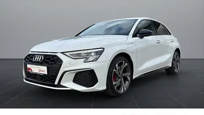 Weiß Gebraucht 2022 Audi A3 S-Line Limousine | 29.440 € (Fairer Preis)