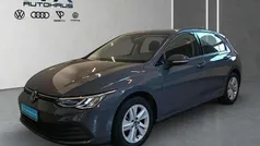 Grau Gebraucht 2024 VW Golf VIII Life Limousine | 24.045 € (Fairer Preis)