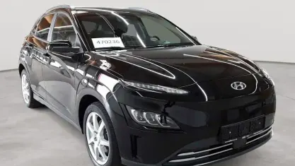 Gebraucht Hyundai Kona Trend 150 kW (204 PS) 2022 Phantom black mineraleffekt SUV