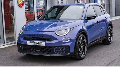 Gebraucht Abarth 600e Scorpionissima 206 kW (281 PS) 2025 Violett SUV