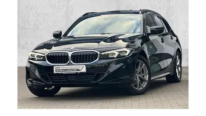 Schwarz Gebraucht 2022 BMW 320 Sport Line Kombi | 27.880 € (Fairer Preis)