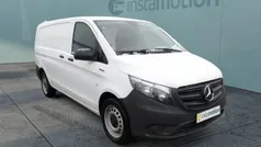 Weiß Gebraucht 2023 Mercedes e-Vito Van / Kleinbus | 26.323 € (Fairer Preis)