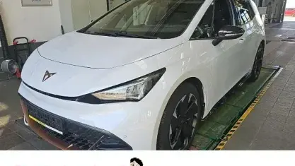 Gebraucht Cupra Born 169 kW (231 PS) 2024 Eisweiß Kleinwagen
