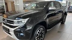 Midnight black (metallic) Gebraucht 2023 VW Amarok Aventura Abholung | 52.990 € (Fairer Preis)