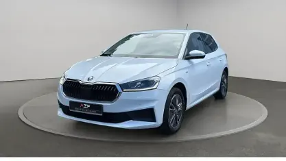 Gebraucht Skoda Fabia Tour 110 PS (80 kW) 2023 Moonweiss metallic Kleinwagen