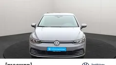 Grau Gebraucht 2020 VW Golf VIII Life Limousine | 17.422 € (Fairer Preis)