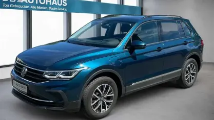 Gebraucht VW Tiguan Life 245 PS (180 kW) 2023 Blau SUV