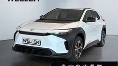 Weiss Gebraucht 2023 Toyota bZ4X Basis SUV | 28.880 € (Guter Preis)