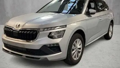 Brillantsilber metallic Gebraucht 2024 Skoda Kamiq Selection SUV | 21.890 € (Guter Preis)