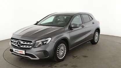 Grau Gebraucht 2017 Mercedes GLA180 SUV | 17.730 € (Fairer Preis)