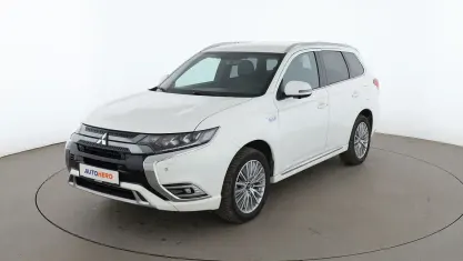 Gebraucht Mitsubishi Outlander P-HEV Plus 82 PS (60 kW) 2020 Weiß SUV