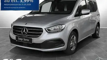 Używany Mercedes T180 116 KM (85 kW) 2022 Srebrny Minivan