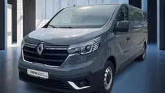 Schiefergrau Gebraucht 2022 Renault Trafic Komfort Van | 23.490 € (Guter Preis)