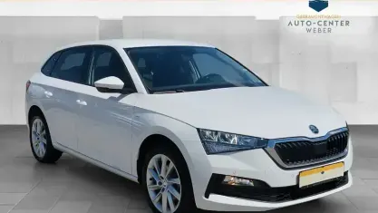 Gebraucht Skoda Scala Tour 110 PS (80 kW) 2023 Weiß Kleinwagen