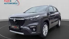 Grau Neu 2025 Suzuki SX4 S-Cross Comfort SUV | 27.555 € (Fairer Preis)