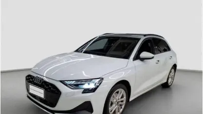 Gebraucht Audi A3 Ambiente 116 PS (85 kW) 2025 Gletscherweiß metallic Limousine