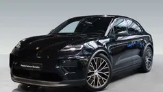 Tiefschwarz Gebraucht 2025 Porsche Macan 4 Electric SUV | 88.390 € (Superpreis)
