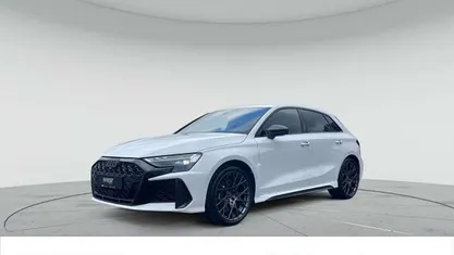 Arkonaweiß Gebraucht 2025 Audi RS3 Ambiente Limousine | 66.660 € (Fairer Preis)