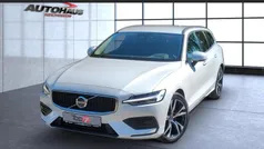 Crystal white (metallic) Gebraucht 2024 Volvo V60 Core Kombi | 33.750 € (Superpreis)