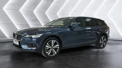 Blau Gebraucht 2024 Volvo V60 CC Plus Kombi | 44.860 € (Superpreis)