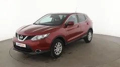 Rot Gebraucht 2015 Nissan Qashqai 360º SUV | 12.510 € (Fairer Preis)