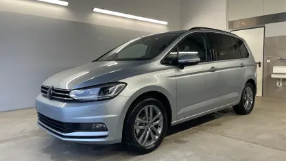 Neu VW Touran Comfortline 150 PS (110 kW) 2025 [f0f0] oyster silver metallic [f0f0] oyster silver metallic Van / Kleinbus