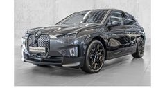 Grau Gebraucht 2023 BMW iX Shadowline SUV | 64.990 € (Guter Preis)
