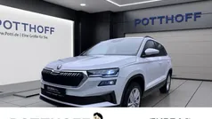 Weiss Gebraucht 2024 Skoda Karoq Selection SUV | 30.977 € (Fairer Preis)