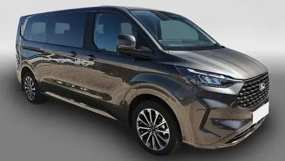Usata Ford Tourneo Titanium X 170 CV (125 kW) 2025 Monovolume