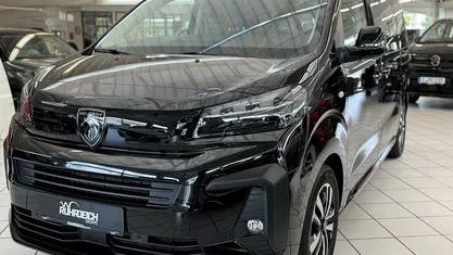 Schwarz Neu 2025 Peugeot Traveller Van / Kleinbus | 43.990 € (Fairer Preis)