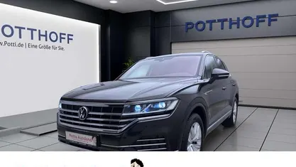 Braun Gebraucht 2022 VW Touareg Atmosphere SUV | 50.922 € (Superpreis)