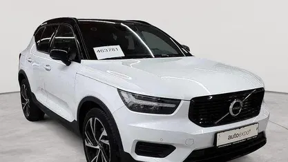 Crystal weißperleffekt Gebraucht 2021 Volvo XC40 R-Design SUV | 27.990 € (Fairer Preis)