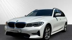 Weiß Gebraucht 2022 BMW 318 Sport Line Kombi | 24.390 € (Fairer Preis)