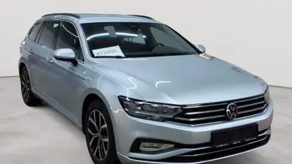 Gebraucht VW Passat Business 150 PS (110 kW) 2022 Scale silver metallic Kombi