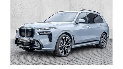 Gebraucht BMW X7 M Sport 352 PS (258 kW) 2025 Grau SUV