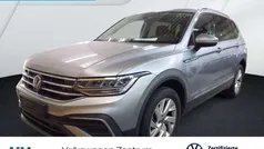 Pyritsilber metallic Gebraucht 2024 VW Tiguan Allspace Life SUV | 39.980 € (Fairer Preis)