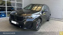 Saphirschwarz metallic Gebraucht 2025 BMW X1 M Sport SUV | 48.349 € (Fairer Preis)