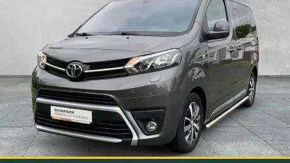Gebraucht Toyota Proace Verso 150 PS (110 kW) 2017 Grau Kombi