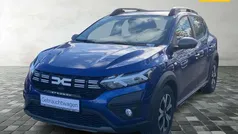 Stahlblau Gebraucht 2023 Dacia Sandero Expression Limousine | 15.999 € (Fairer Preis)