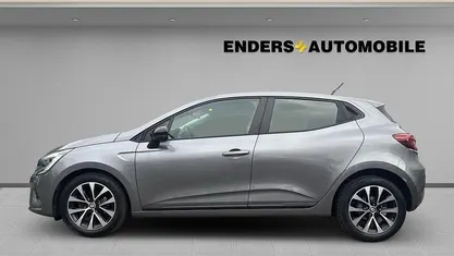 Grau Gebraucht 2022 Renault Clio V Equilibre Kleinwagen | 14.980 € (Fairer Preis)