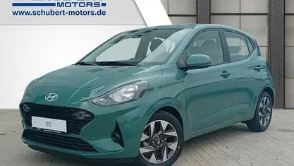 Mangrove green / mic Gebraucht 2025 Hyundai i10 Trend Kleinwagen | 17.380 € (Fairer Preis)