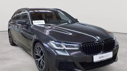 Sophistograu brillanteffekt metallic Gebraucht 2022 BMW 520 M Sport Kombi | 33.290 € (Fairer Preis)