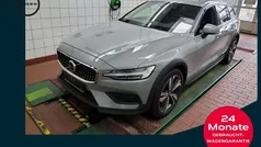 Grau vapour grey / metallic Gebraucht 2023 Volvo V60 CC Plus Kombi | 36.990 € (Guter Preis)